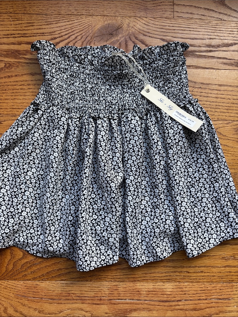 NWT! She + Sky Black & White Floral Ditsy Smocked Skirt w built-in shorts Size S
